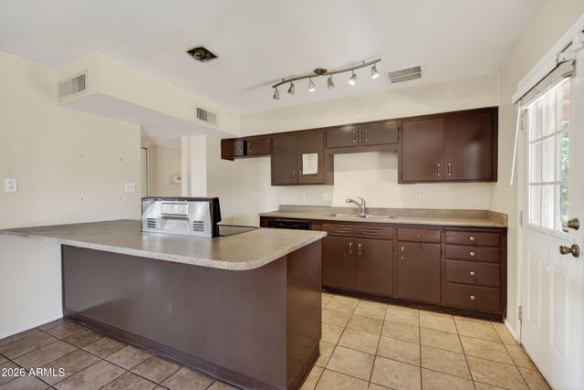 3519 W HARMONT Drive, Phoenix, AZ 85051