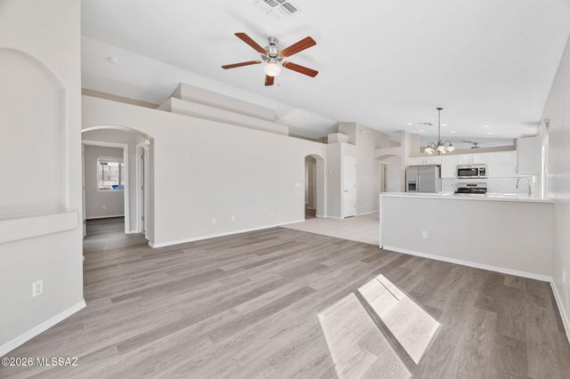 10452 E Pike Street, Tucson, AZ 85747