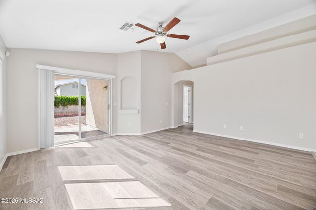 10452 E Pike Street, Tucson, AZ 85747