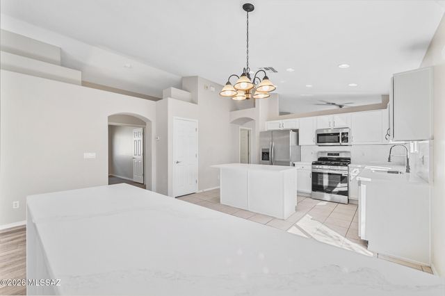 10452 E Pike Street, Tucson, AZ 85747