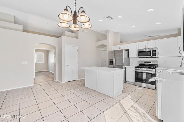 10452 E Pike Street, Tucson, AZ 85747