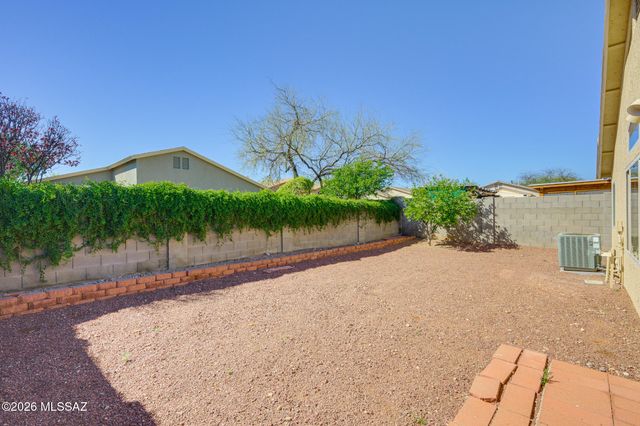 10452 E Pike Street, Tucson, AZ 85747