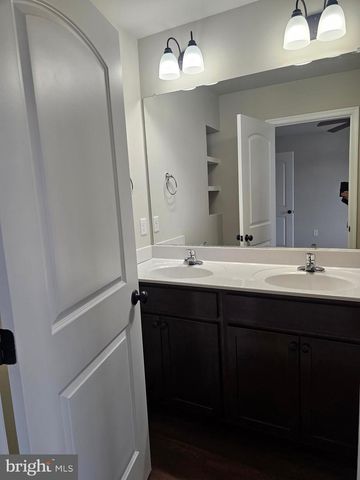 205 FAIRFAX LN, Dover, DE 19901