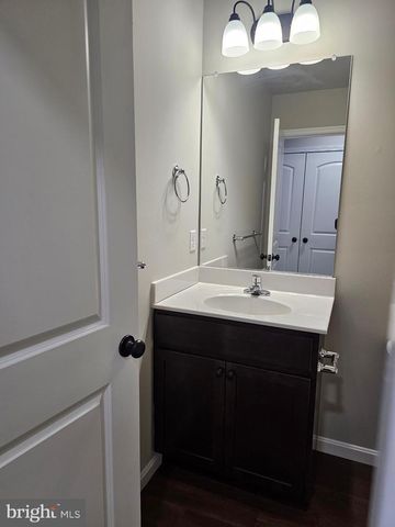 205 FAIRFAX LN, Dover, DE 19901