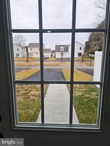 205 FAIRFAX LN, Dover, DE 19901