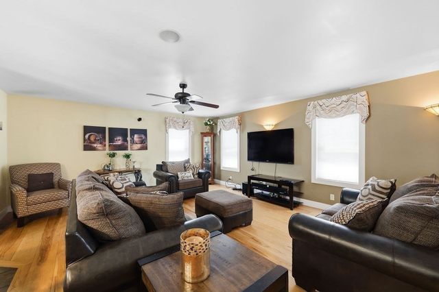 26 Paderewski Street, Chicopee, MA 01013