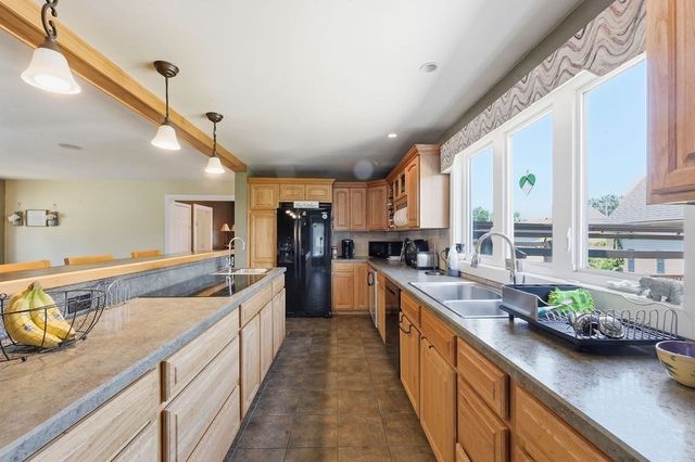 26 Paderewski Street, Chicopee, MA 01013