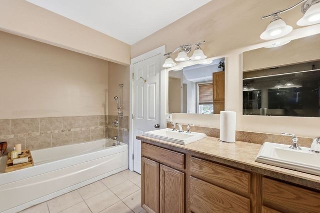 26 Paderewski Street, Chicopee, MA 01013