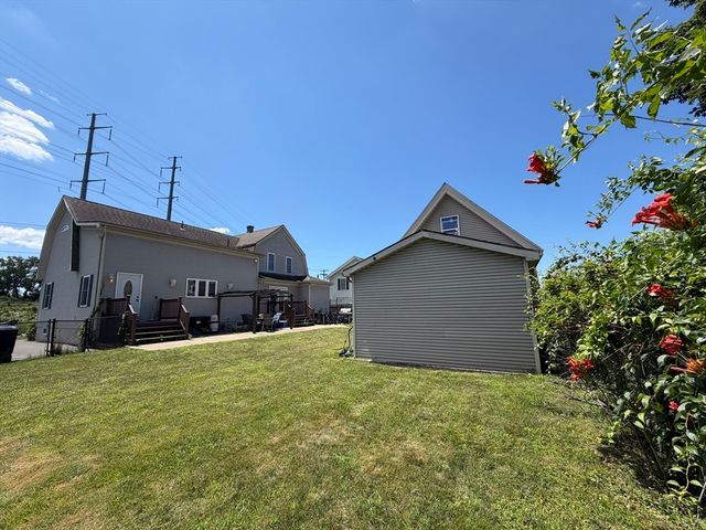 26 Paderewski Street, Chicopee, MA 01013