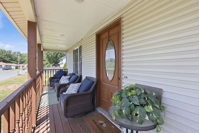 26 Paderewski Street, Chicopee, MA 01013
