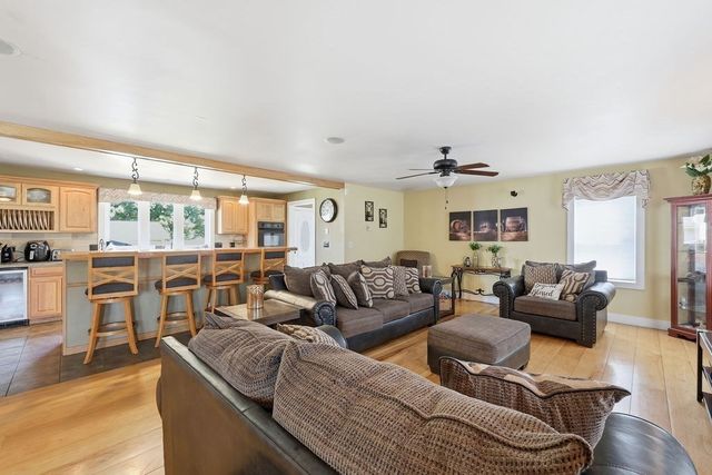 26 Paderewski Street, Chicopee, MA 01013