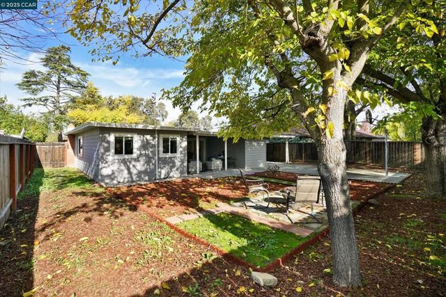 137 Diablo Ct, Pleasant Hill, CA 94523