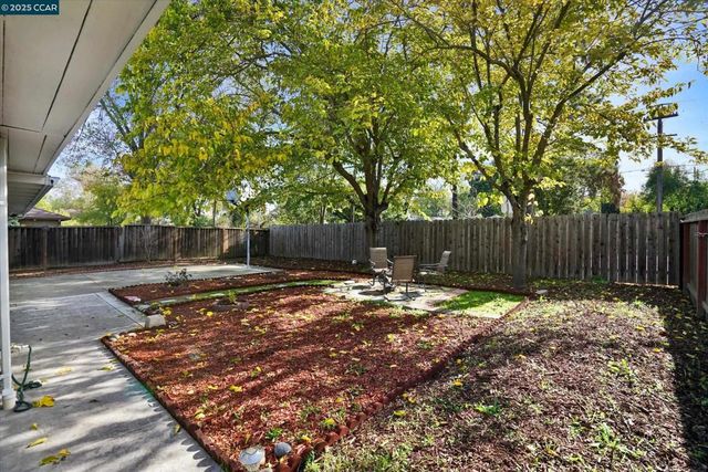 137 Diablo Ct, Pleasant Hill, CA 94523