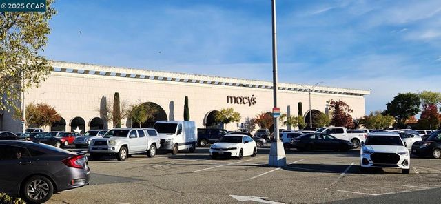 137 Diablo Ct, Pleasant Hill, CA 94523