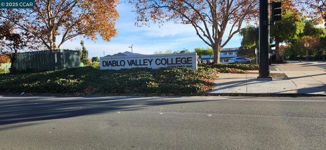 137 Diablo Ct, Pleasant Hill, CA 94523