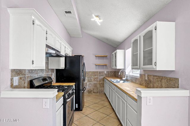 1716 WOOD QUAIL Way, El Paso, TX 79936