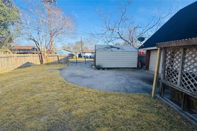 5734 Tanglewood Dr, Corpus Christi, TX 78412