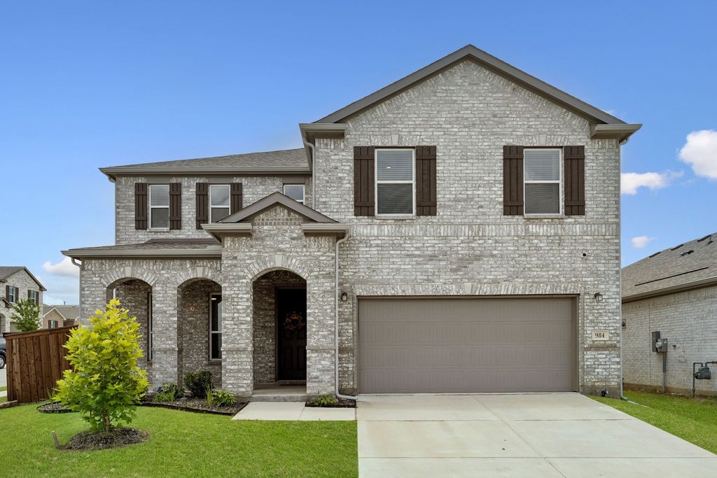 984 Brock Drive, Aubrey, TX 76227