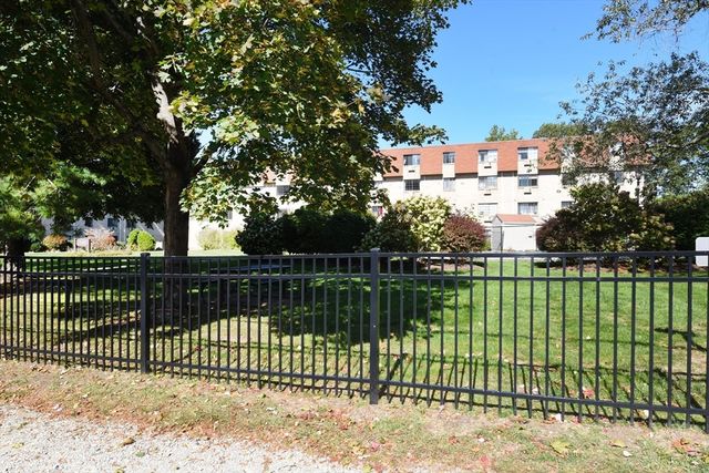 135 Grove Street 133, Rockland, MA 02370