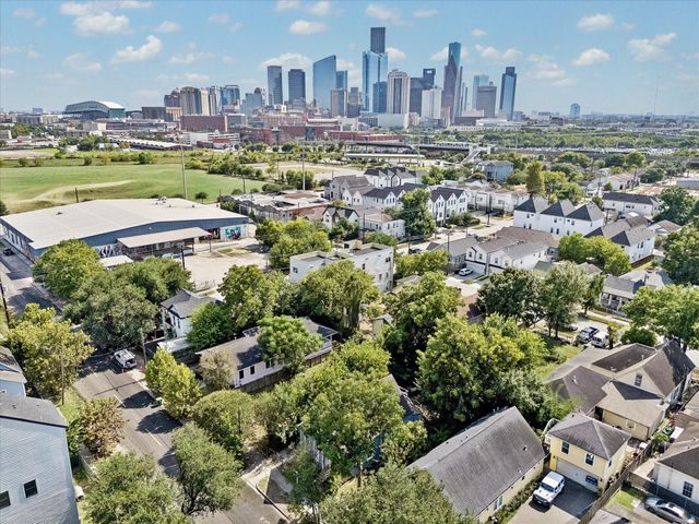 1609 Fulton Street, Houston, TX 77009