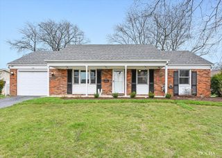 100 Dartford Lane, Schaumburg, IL 60194