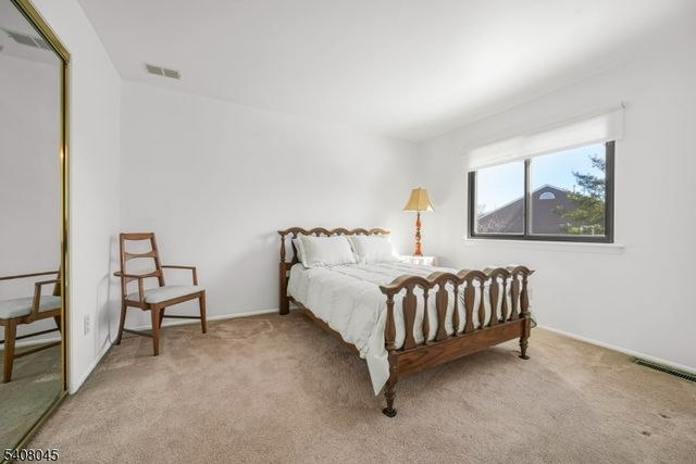 175 Castle Ridge Dr, East Hanover Twp., NJ 07936