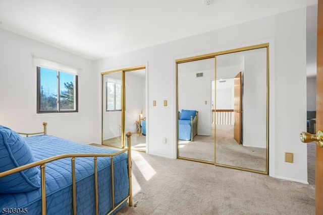 175 Castle Ridge Dr, East Hanover Twp., NJ 07936