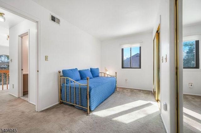 175 Castle Ridge Dr, East Hanover Twp., NJ 07936