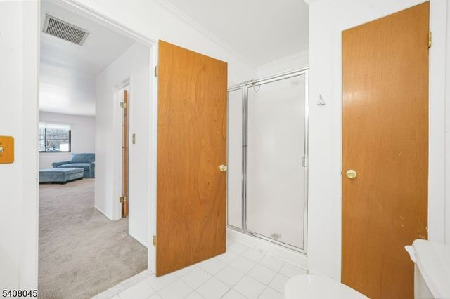 175 Castle Ridge Dr, East Hanover Twp., NJ 07936