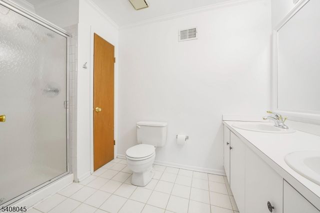 175 Castle Ridge Dr, East Hanover Twp., NJ 07936