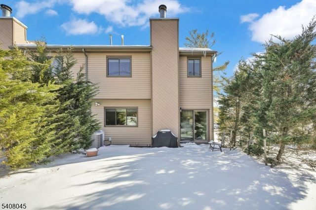 175 Castle Ridge Dr, East Hanover Twp., NJ 07936