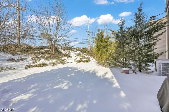 175 Castle Ridge Dr, East Hanover Twp., NJ 07936