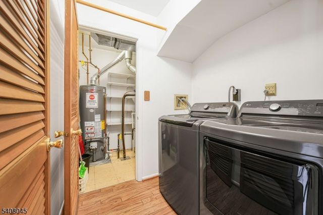 175 Castle Ridge Dr, East Hanover Twp., NJ 07936