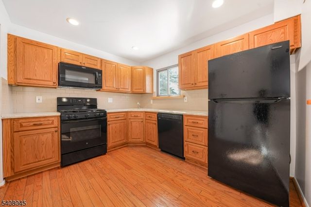 175 Castle Ridge Dr, East Hanover Twp., NJ 07936