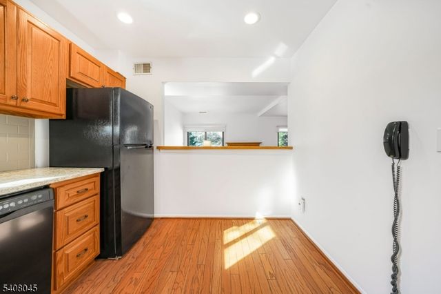 175 Castle Ridge Dr, East Hanover Twp., NJ 07936