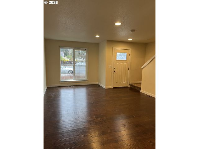 3223 Se 122ND Ave, Portland, OR 97236