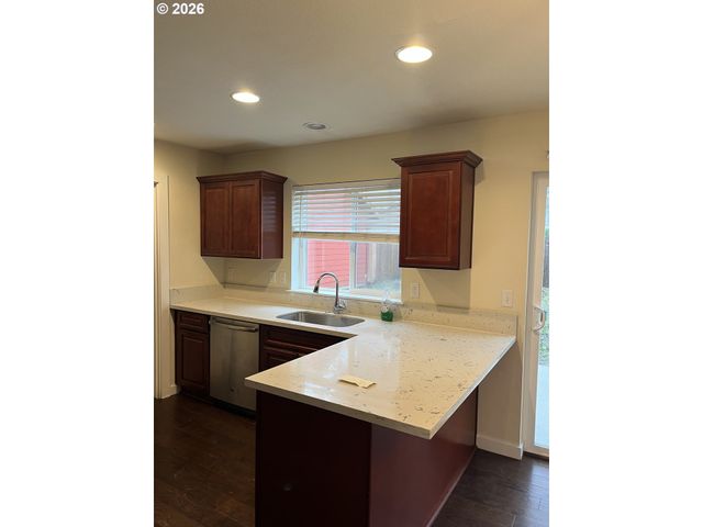 3223 Se 122ND Ave, Portland, OR 97236