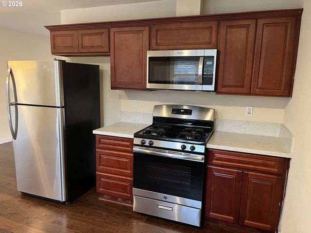 3223 Se 122ND Ave, Portland, OR 97236