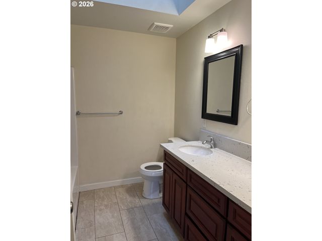 3223 Se 122ND Ave, Portland, OR 97236