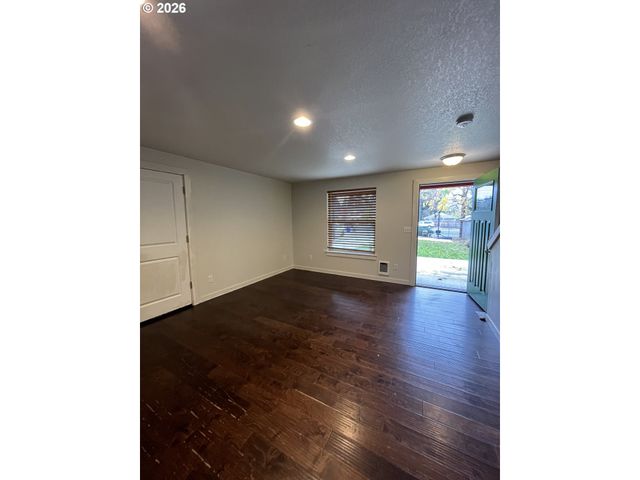 3223 Se 122ND Ave, Portland, OR 97236