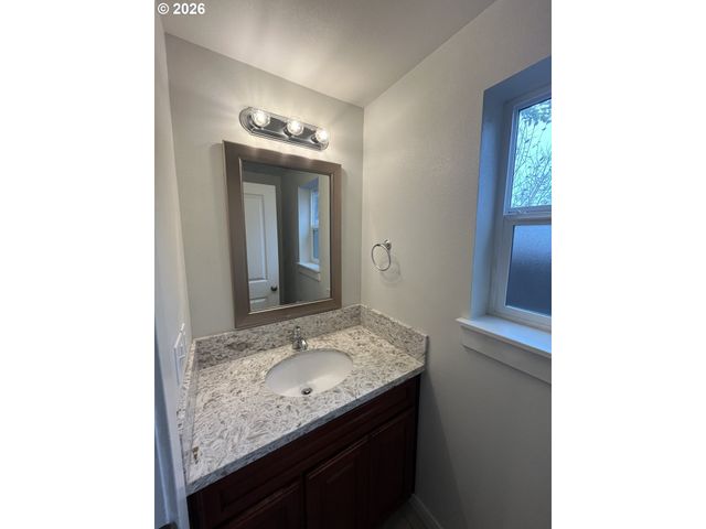 3223 Se 122ND Ave, Portland, OR 97236