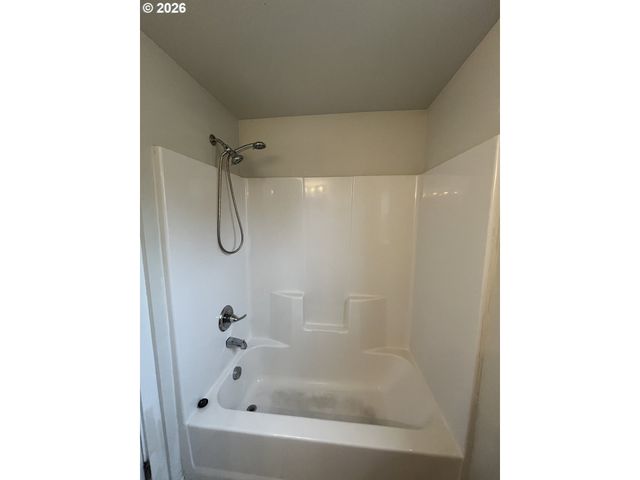 3223 Se 122ND Ave, Portland, OR 97236