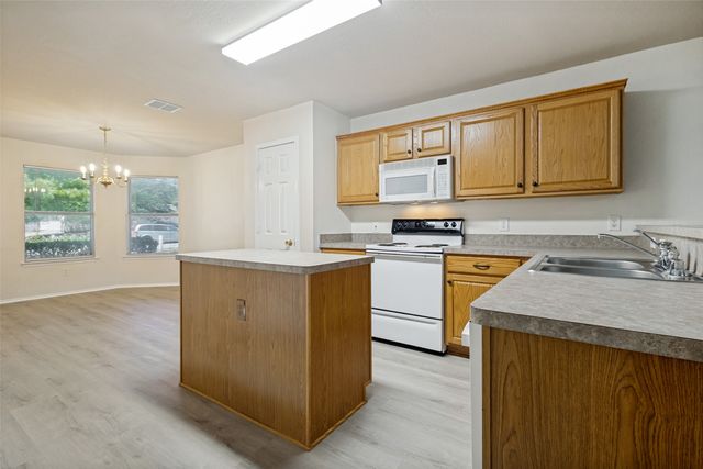 2228 Overlook Lane, Denton, TX 76207