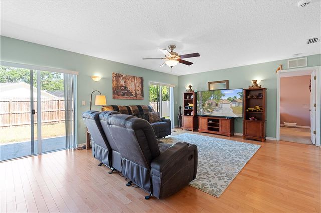 802 SMITH BAY DRIVE, Brandon, FL 33510
