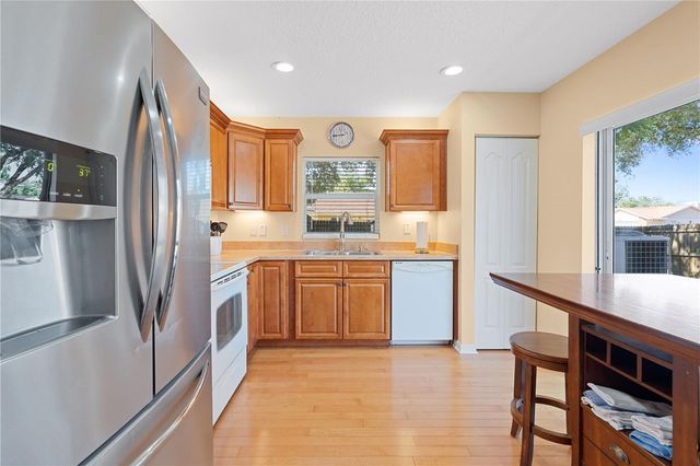 802 SMITH BAY DRIVE, Brandon, FL 33510