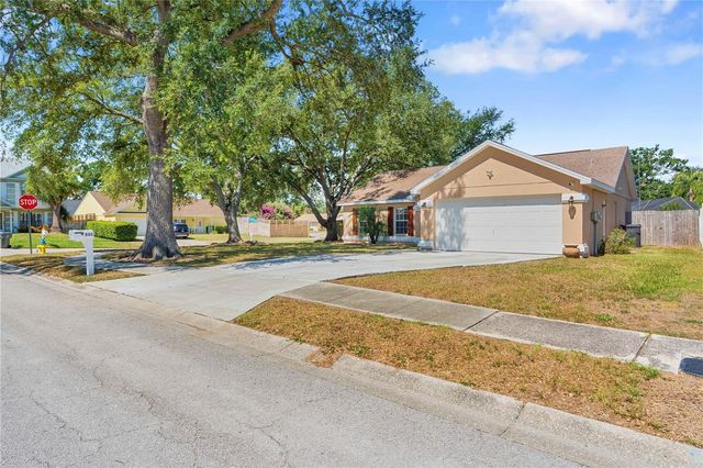 802 SMITH BAY DRIVE, Brandon, FL 33510