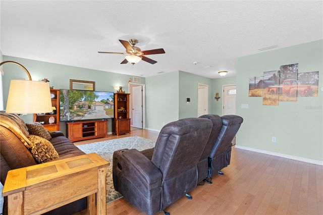 802 SMITH BAY DRIVE, Brandon, FL 33510