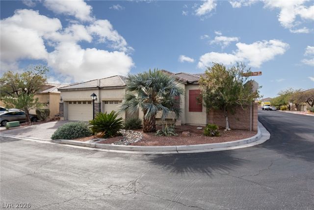 8233 Preppy Fox Avenue, Las Vegas, NV 89131