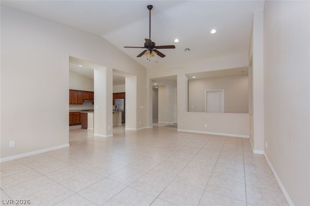 8233 Preppy Fox Avenue, Las Vegas, NV 89131