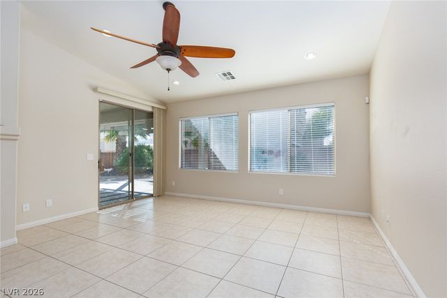 8233 Preppy Fox Avenue, Las Vegas, NV 89131